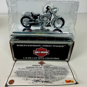 HARLEY-DAVIDSON STREET STALKER 1:18 DIE CAST METAL COLLECTIBLE